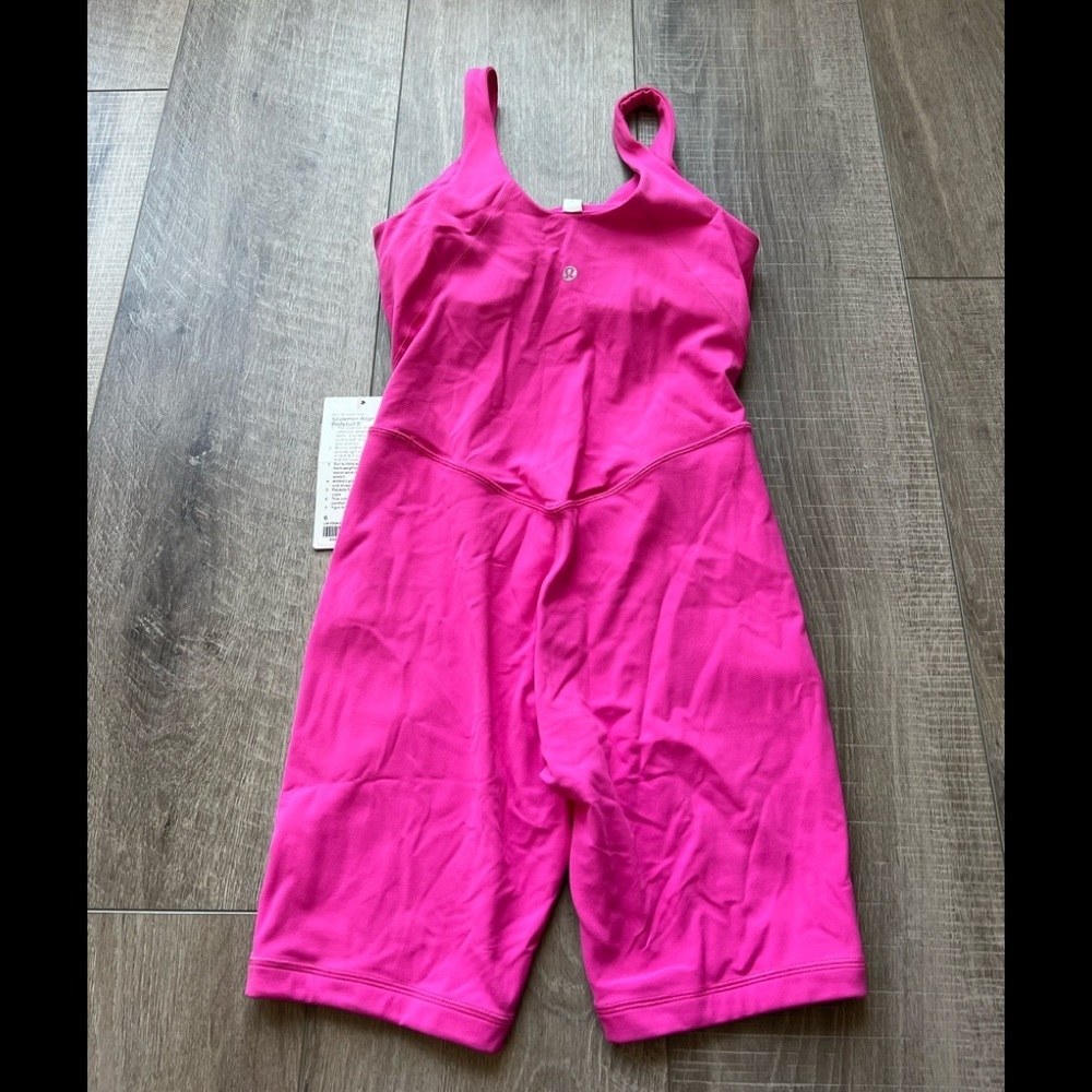 Lululemon Align Onesie 8" in Sonic Pink Size 6 - Picture 3 of 4